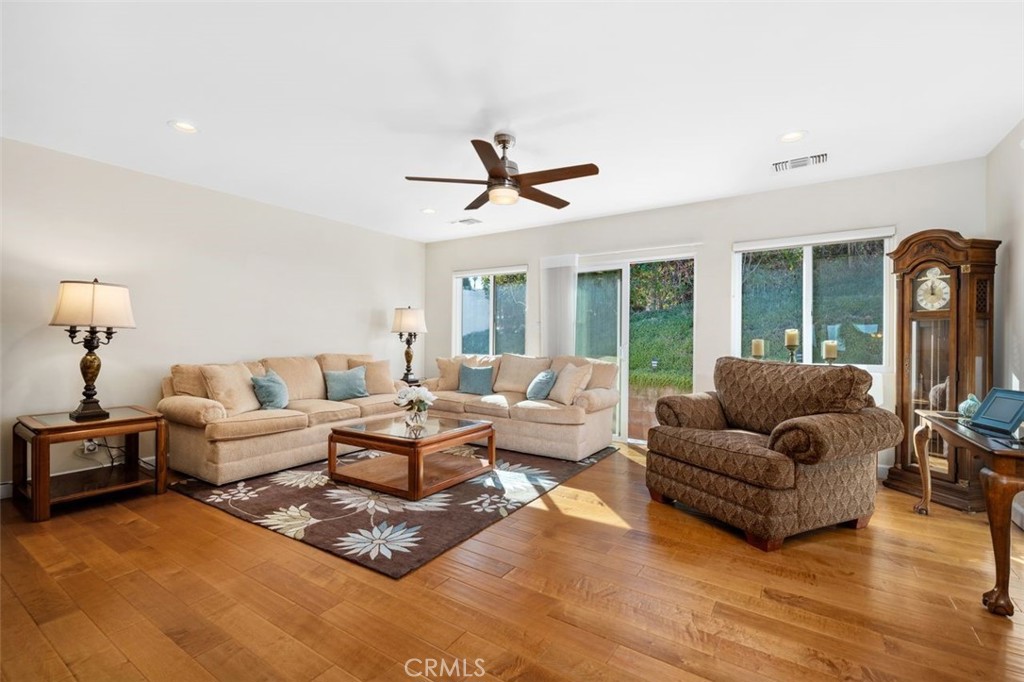 MLS #OC25259647 image #11