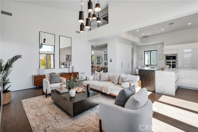 332 Avenue E, Redondo Beach, California 90277, 5 Bedrooms Bedrooms, ,6 BathroomsBathrooms,Residential,For Sale,Avenue E,SB26070979