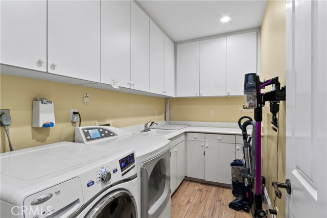 Detail Gallery Image 20 of 54 For 23 Boardwalk, Newport Beach,  CA 92660 - 6 Beds | 4/2 Baths