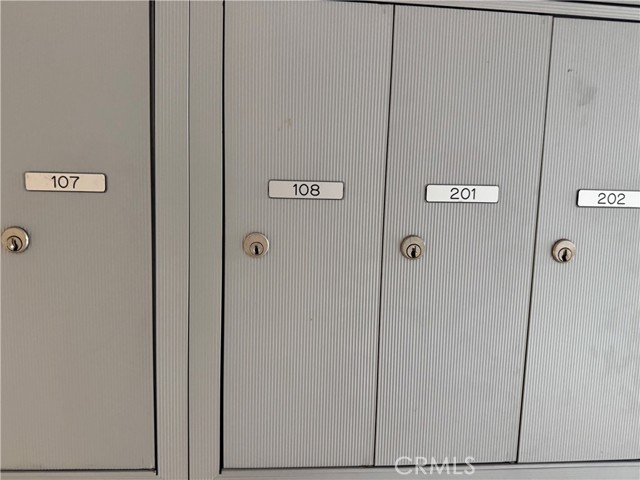 1240 S Corning, Los Angeles CA: https://media.crmls.org/medias/a23ac7dc-0139-4ce0-bde8-1ef08e94d701.jpg