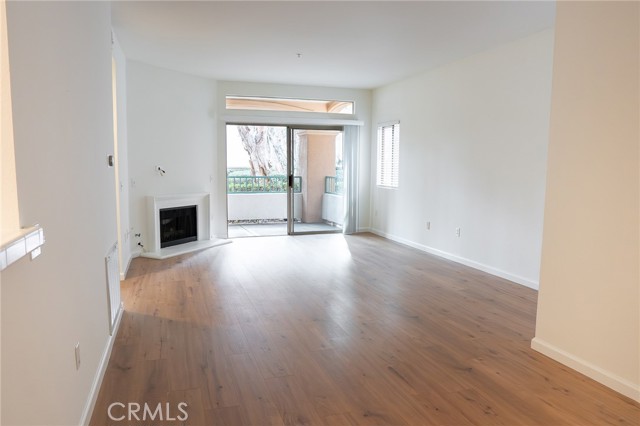 Detail Gallery Image 8 of 44 For 188 Villa Point Drive, Newport Beach,  CA 92660 - 1 Beds | 1 Baths