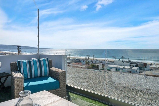 Detail Gallery Image 17 of 37 For 225 33rd, Hermosa Beach,  CA 90254 - 5 Beds | 5 Baths