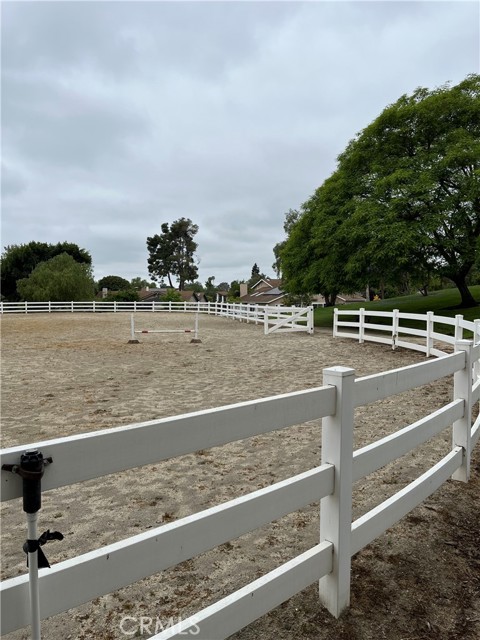 757 Horseshoe Circle, Vista CA: https://media.crmls.org/medias/a23d4358-ff09-489a-9ce5-8990a877e9c2.jpg