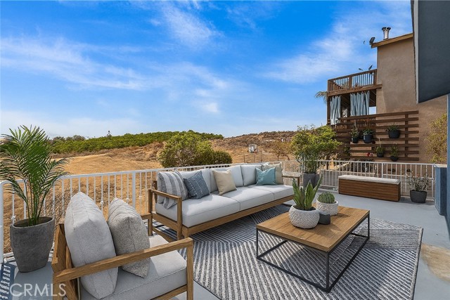 13105 Via Tuscany, Riverside CA: https://media.crmls.org/medias/a23f1081-b287-4246-a7d7-2f1deee4e6bf.jpg