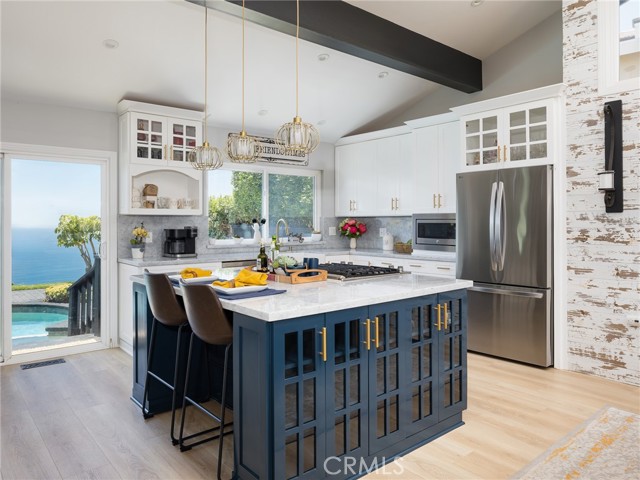Detail Gallery Image 8 of 58 For 3504 Hightide Dr, Rancho Palos Verdes,  CA 90275 - 4 Beds | 3 Baths