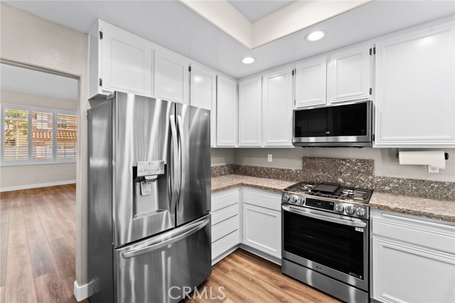 Detail Gallery Image 12 of 33 For 8227 E Candleberry Cir, Orange,  CA 92869 - 3 Beds | 2/1 Baths