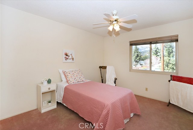 Third bedroom with views of the mountains