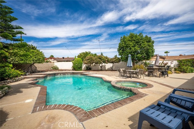 Image 38 of 55 For 590 Espanita