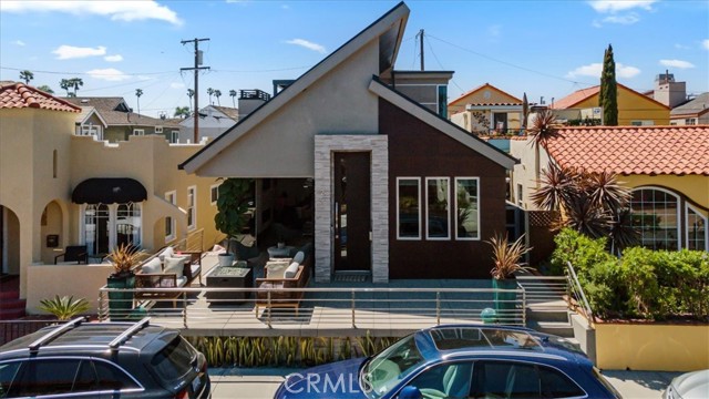 29 W Neapolitan Lane, Long Beach CA: https://media.crmls.org/medias/a23fafb9-fca9-48d6-a661-8f99021fd0af.jpg