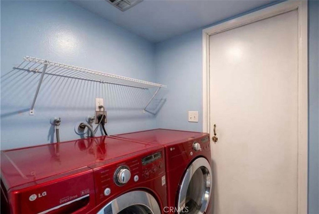 https://media.crmls.org/medias/a2412f37-65ed-4ca1-adf5-595b8d0a5107.jpg?preset=X-Large