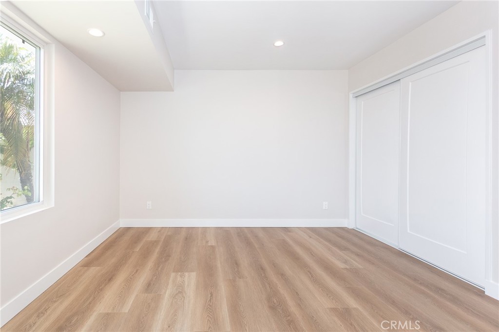 https://media.crmls.org/medias/a242ac03-ecec-4123-a0b4-035d2ae47745.jpg?preset=X-Large