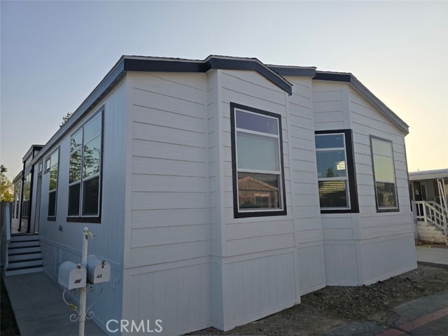 21500 Lassen, Chatsworth CA: https://media.crmls.org/medias/a242b6d0-8827-4d39-bfdf-1fe799b830f3.jpg