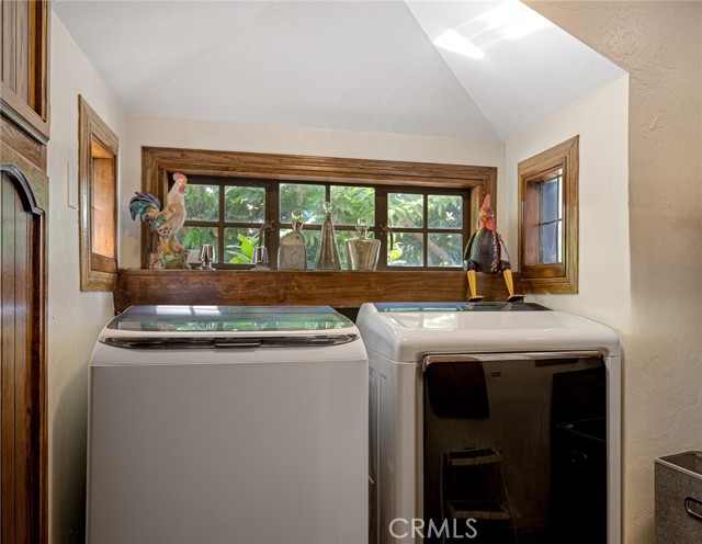 969 Oak Drive, Crestline CA: https://media.crmls.org/medias/a24369db-39e3-4d70-9eb3-3f773240ca89.jpg