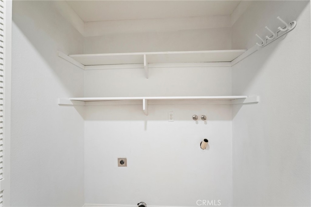 https://media.crmls.org/medias/a243d5a0-19d9-4c29-862b-69a47a0a3c45.jpg?preset=X-Large