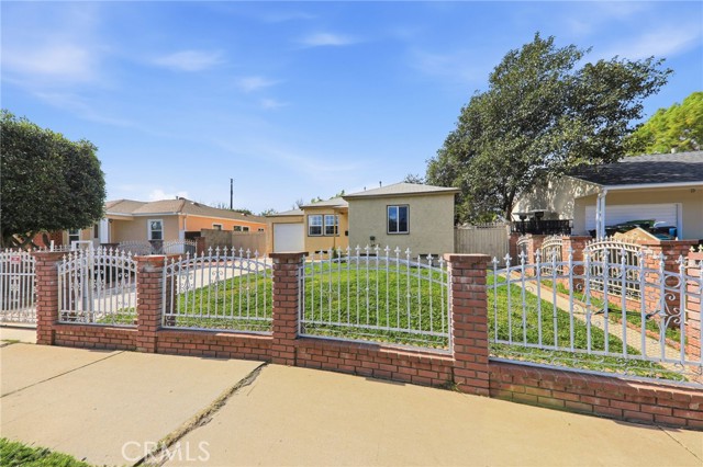 Detail Gallery Image 3 of 29 For 8113 Noble, Panorama City,  CA 91402 - 2 Beds | 1 Baths