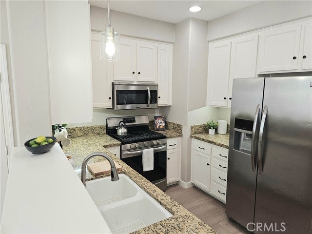 Detail Gallery Image 3 of 10 For 41764 Ridgewalk #3,  Murrieta,  CA 92562 - 3 Beds | 2/1 Baths