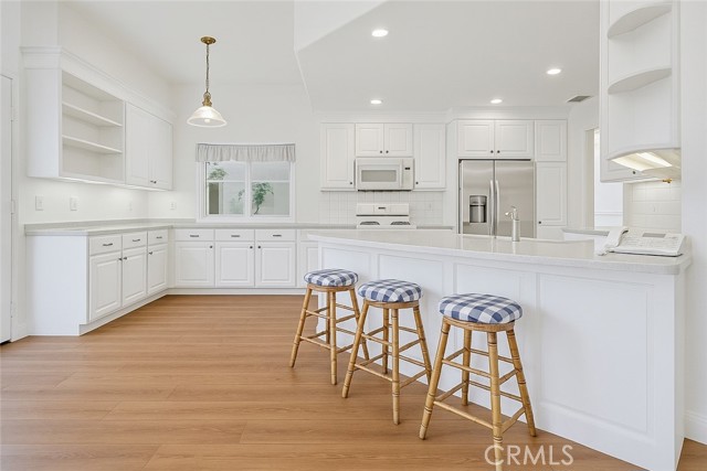 1034 Isabella Avenue, Coronado CA: https://media.crmls.org/medias/a24634e3-1e2c-4a89-a6ad-de0a10d09630.jpg