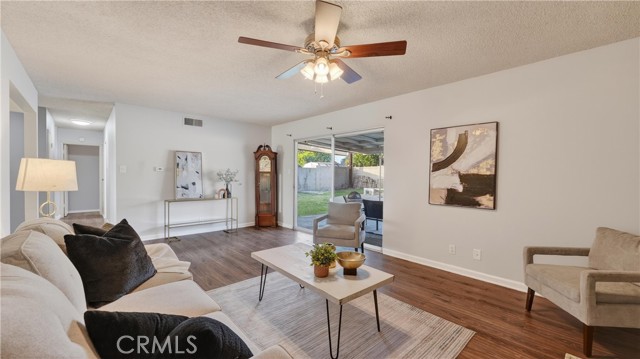 Detail Gallery Image 7 of 21 For 10401 Dakota, Garden Grove,  CA 92843 - 3 Beds | 2 Baths