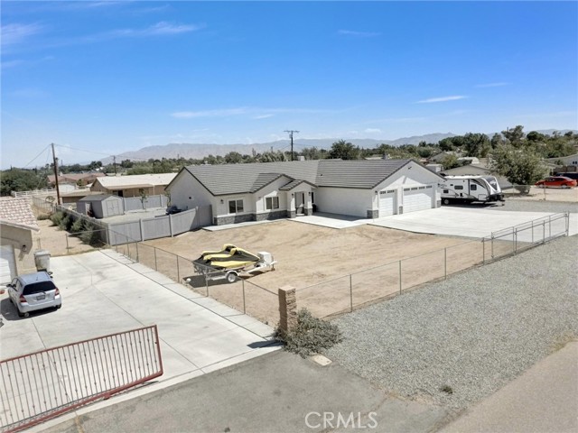 11515 Tamarisk Avenue, Hesperia CA: https://media.crmls.org/medias/a2481546-2274-4deb-82db-23558b3b63ec.jpg