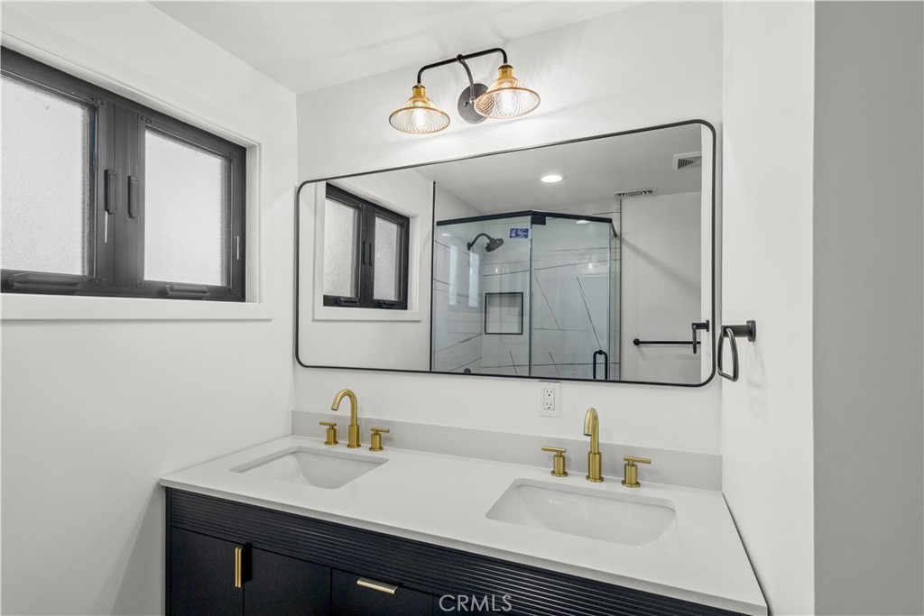 MLS #OC26151432 image #15