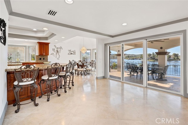 Detail Gallery Image 9 of 64 For 22250 Village Way, Canyon Lake,  CA 92587 - 5 Beds | 4/2 Baths