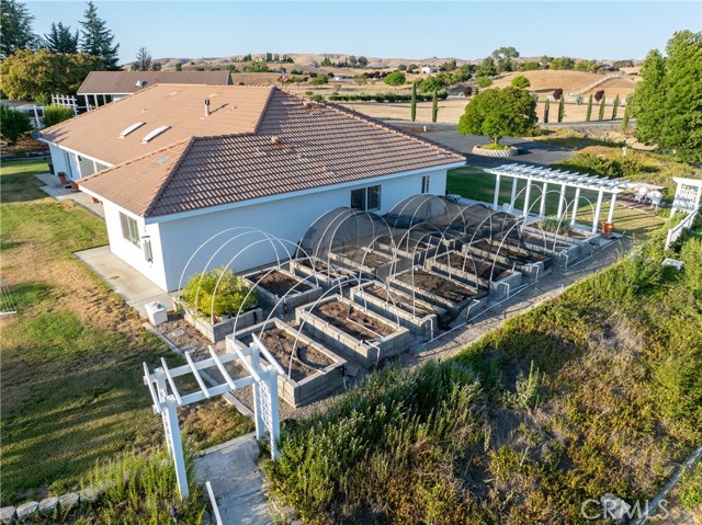 5570 Rancho La Loma Linda Drive, Paso Robles CA: https://media.crmls.org/medias/a24ad447-e5cd-4c2d-96cf-57a3f6270773.jpg