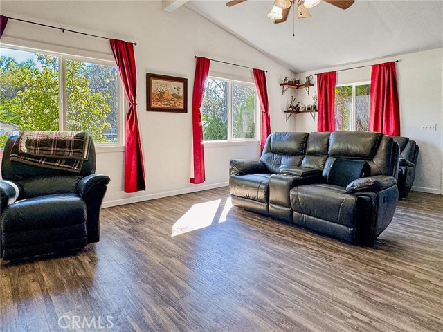 Detail Gallery Image 4 of 22 For 2599 Bridle Trail, Paso Robles,  CA 93446 - 2 Beds | 2 Baths