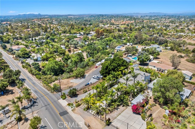 210 N Stage Coach Lane, Fallbrook CA: https://media.crmls.org/medias/a24c1c86-3166-45dc-acbb-4895b2ba5507.jpg