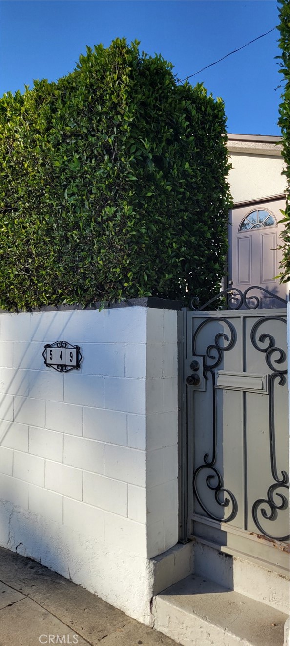 551 W Avenue 26, Los Angeles CA: https://media.crmls.org/medias/a24c8a9b-dc38-42df-b773-319a4d914f92.jpg