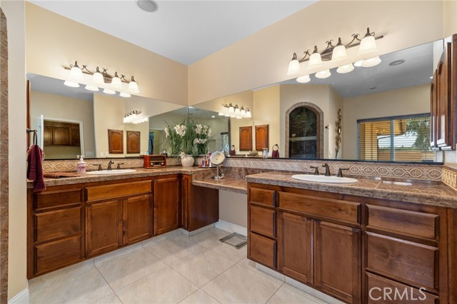 38792 Comanche Point Road, Arvin CA: https://media.crmls.org/medias/a24d149c-1c6e-45c1-9485-39ba74c1ea9e.jpg
