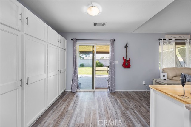 Detail Gallery Image 14 of 37 For 12305 Quiet Pasture Dr, Bakersfield,  CA 93312 - 4 Beds | 2 Baths