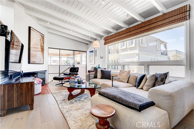 316 5th Street, Manhattan Beach CA: https://media.crmls.org/medias/a24da320-19c9-495a-87c8-a6cb34be06f9.jpg