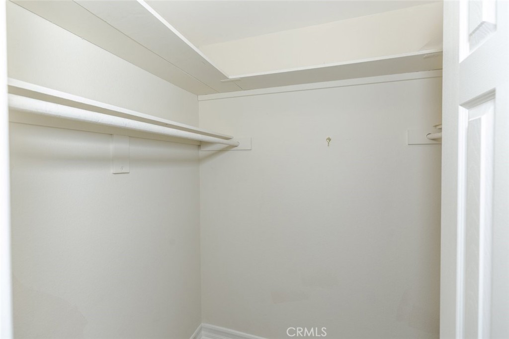 https://media.crmls.org/medias/a24db9ac-2085-47f7-b07d-556a6c6f525e.jpg?preset=X-Large