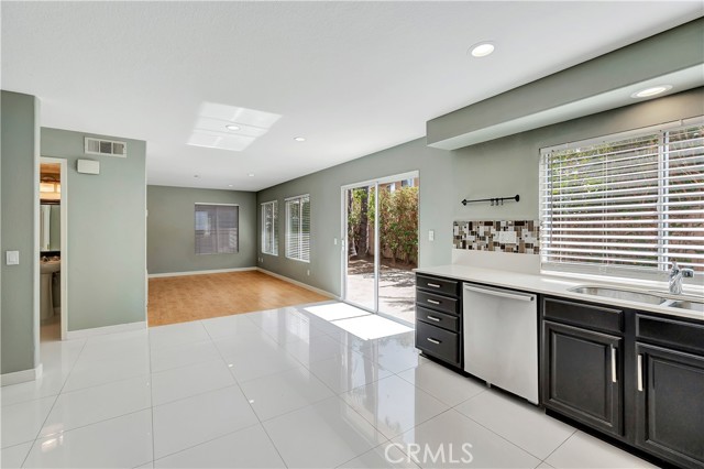 Detail Gallery Image 7 of 26 For 6 Charlemont Dr, Aliso Viejo,  CA 92656 - 4 Beds | 2/1 Baths