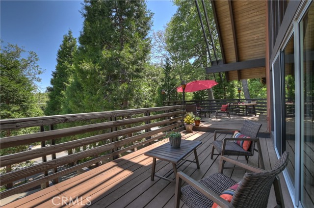 27280 Peninsula Drive, Lake Arrowhead CA: https://media.crmls.org/medias/a24e69ec-62dc-4fa0-a2f7-f4555c80859a.jpg