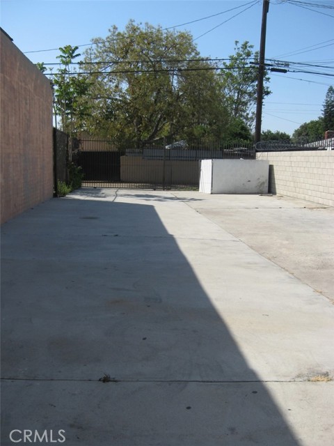 1826 E Compton Boulevard, Compton, California 90221, ,Commercial Lease,For Rent,1826 E Compton Boulevard,CRRS24237873