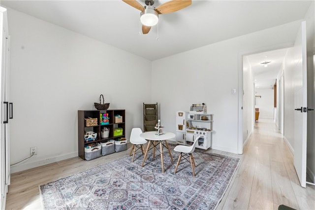 Detail Gallery Image 15 of 23 For 2157 Gale Ave, Long Beach,  CA 90810 - 4 Beds | 3 Baths