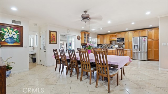 Detail Gallery Image 9 of 23 For 1106 Mar Les, Santa Ana,  CA 92706 - 3 Beds | 2/1 Baths