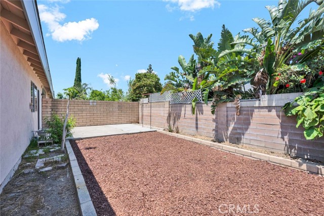 1981 Mitchell Avenue, Tustin CA: https://media.crmls.org/medias/a24f777a-a1d7-47f9-b677-949cb20d10a4.jpg