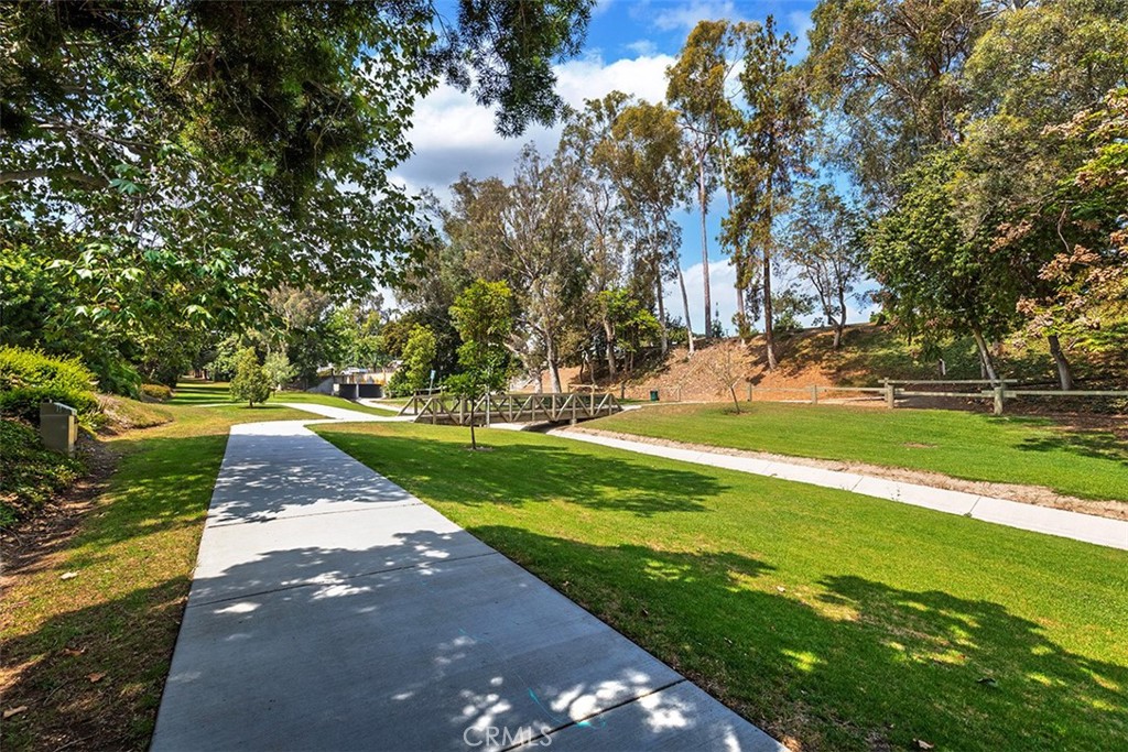 https://media.crmls.org/medias/a25004e2-b5c8-4c92-9209-a27582790fdd.jpg?preset=X-Large