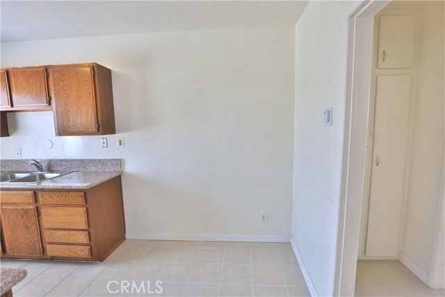 Detail Gallery Image 6 of 13 For 124 S Olive #B,  Alhambra,  CA 91801 - 1 Beds | 1 Baths