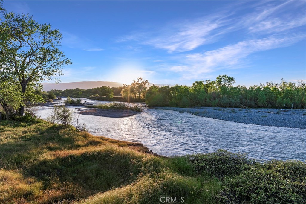 https://media.crmls.org/medias/a250bed4-224c-44ef-af91-d48eca446f59.jpg?preset=X-Large