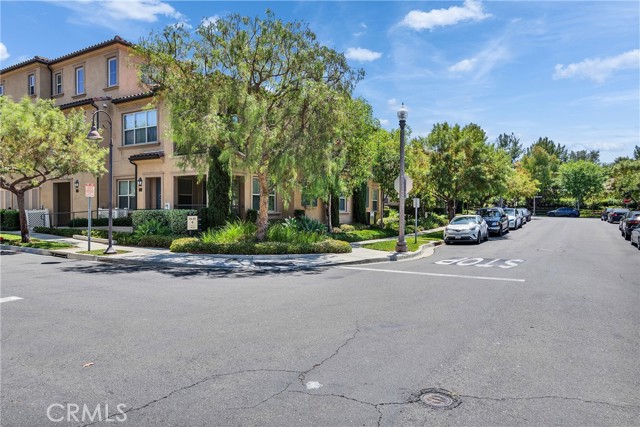 58 Origin, Irvine CA: https://media.crmls.org/medias/a251015d-8317-4991-9854-cf038c9d3c7d.jpg