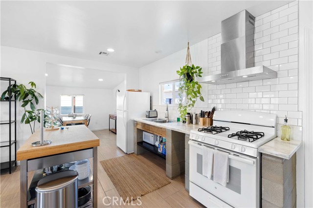 Detail Gallery Image 11 of 63 For 61879 Valley View Cir, Joshua Tree,  CA 92252 - 3 Beds | 2 Baths