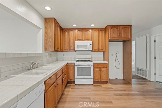 Image 11 of 41 For 27465 Cherry Creek Drive