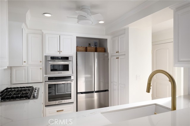 Detail Gallery Image 7 of 38 For 416 Dahlia #A2,  Corona Del Mar,  CA 92625 - 2 Beds | 2/1 Baths