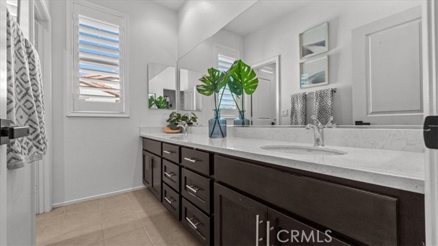 7323 Garnet Ridge, Jurupa Valley CA: https://media.crmls.org/medias/a254888a-1b66-4521-be55-b3cee96ba355.jpg