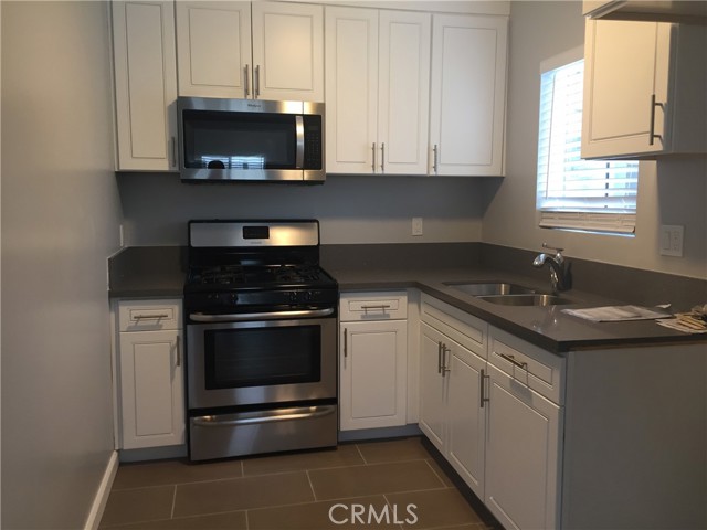 Detail Gallery Image 3 of 4 For 1021 S Meyler St, San Pedro,  CA 90731 - 1 Beds | 1 Baths