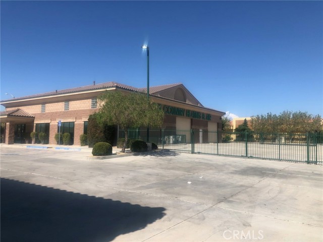 16490 Walnut Street, Hesperia, California 92345, ,Commercial Lease,For Rent,16490 Walnut Street,CRHD23087838