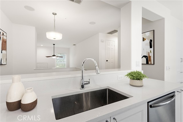 Detail Gallery Image 24 of 49 For 11 Harvest Point Ln, Aliso Viejo,  CA 92656 - 3 Beds | 2/1 Baths